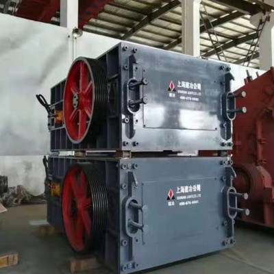 Space-saving roller grade machine for potassium ore