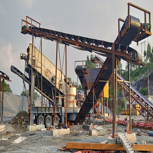 Mobile crushing station for cement